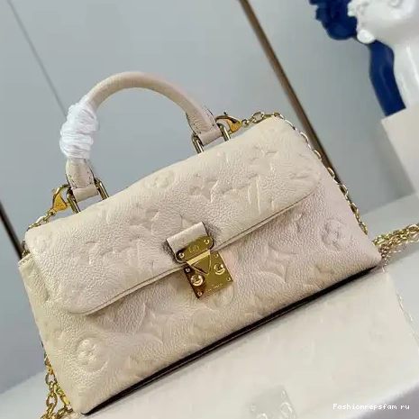 2411YA0295 Bags LV 0530